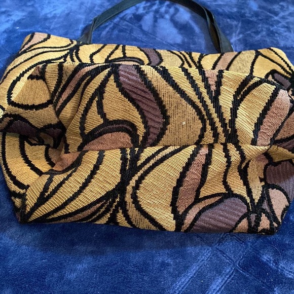 Shoppy Chic Purple & Tan Floral Carpet Bag Tote with Crushed Velvet Lining - Picture 5 of 9